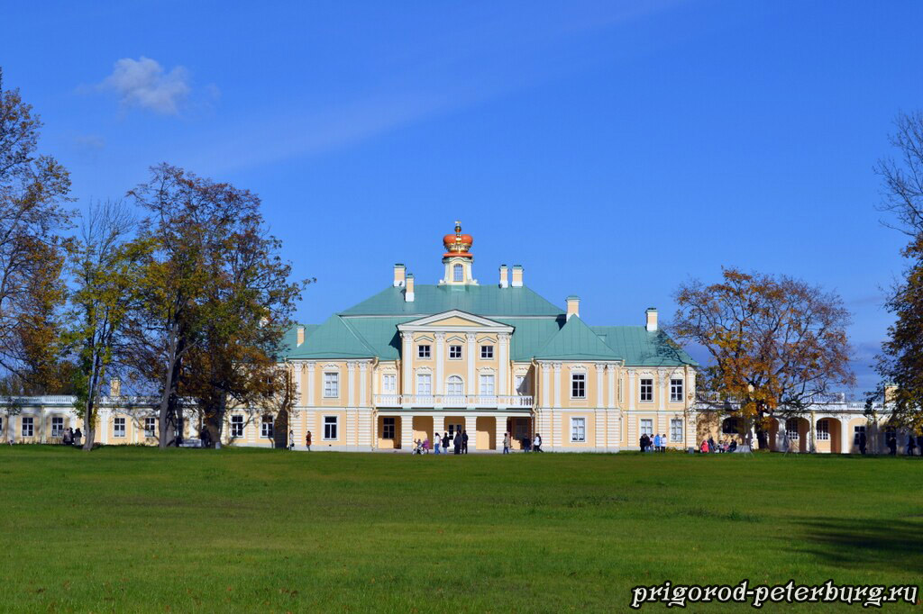 Большой Меньшиковский дворец