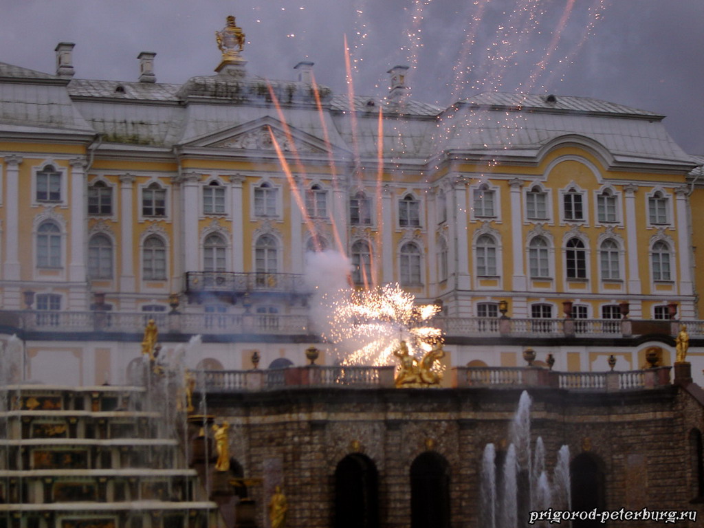 Закрытие фонтанов в Петергофе 2010